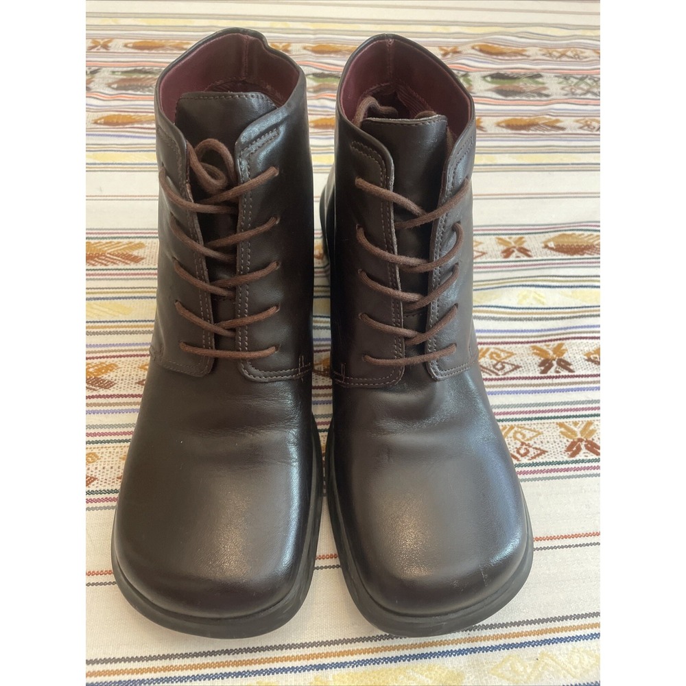 Very Nice Vintage Nine West Women's Lace up Brown Short Leather Boots‎